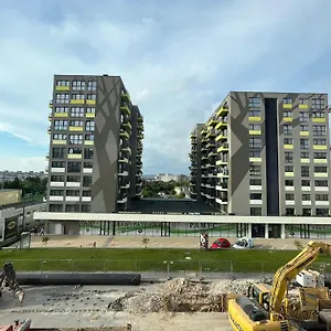 алекс Варна